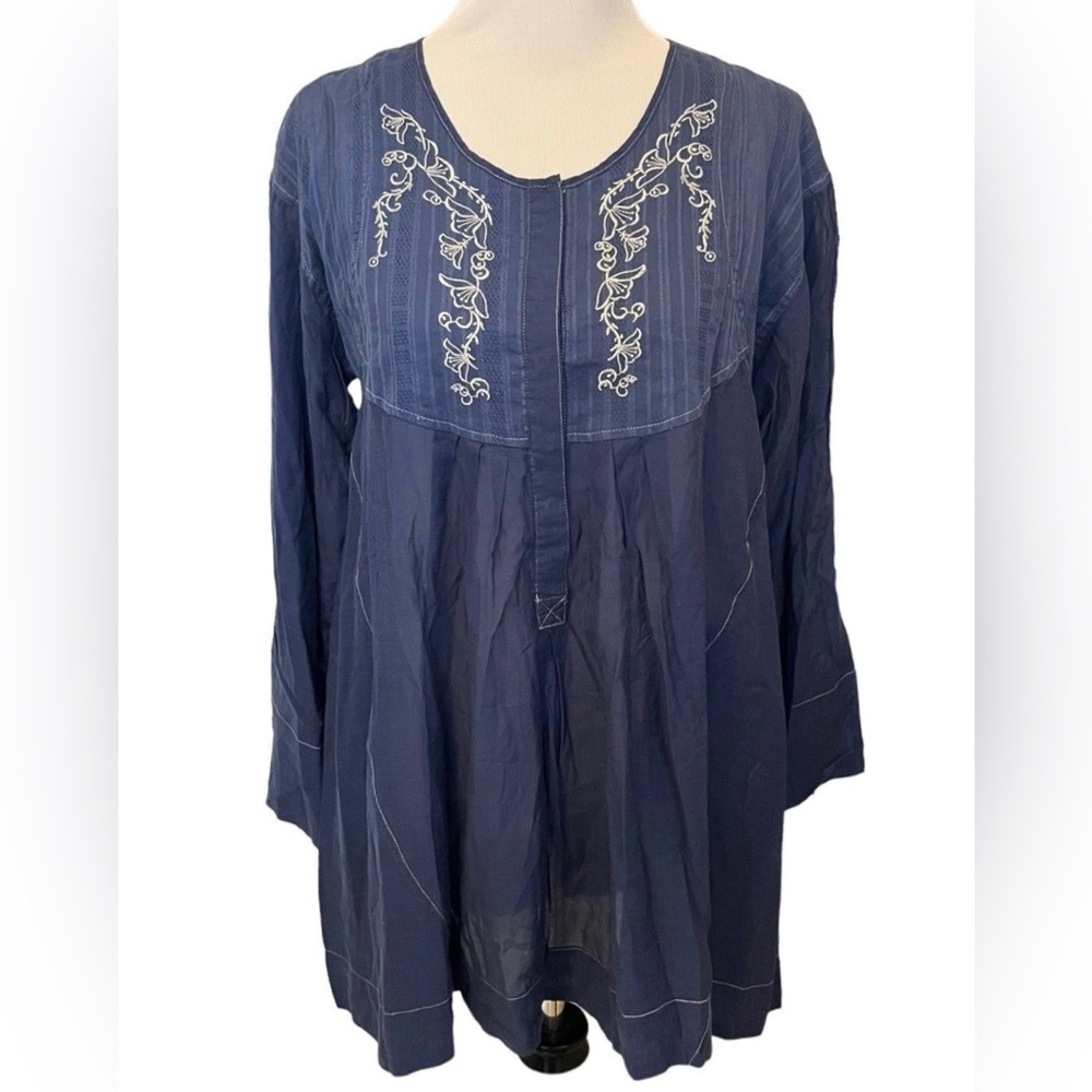 Free People blue embroidered pheasant tunic. Can wear as a dress or with pants.